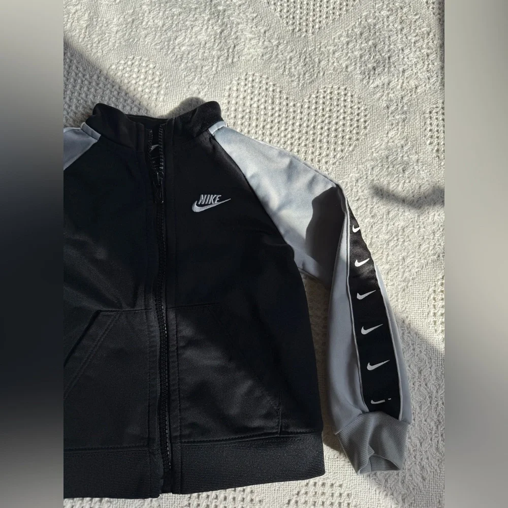 Boys Nike Quarter Zip Up